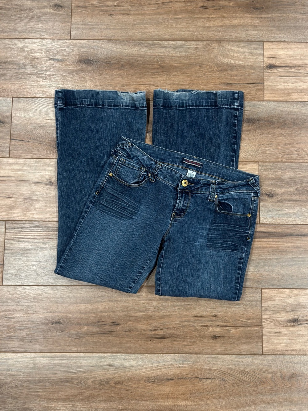 YOUNIQUE Casual Vintage 2000s Y2k Low-rise Distressed Faded Flare Jeans | Sz 12